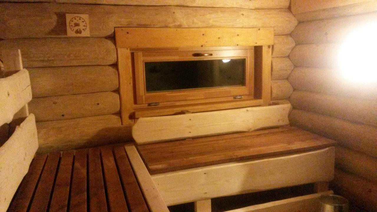 Ezerkalni Villa Raiskums Dış mekan fotoğraf